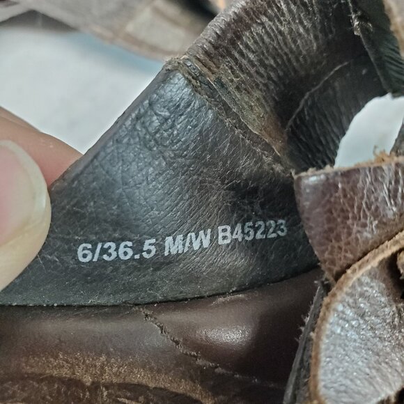 Born Shoes Womens Size 6 M/W Astrid Flower Brown Leather Thong Sandals - Picture 3 of 10